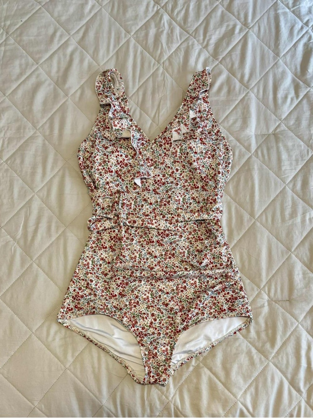 Jessica Rey Grace in Petite Garden One Piece Swim Set Size S